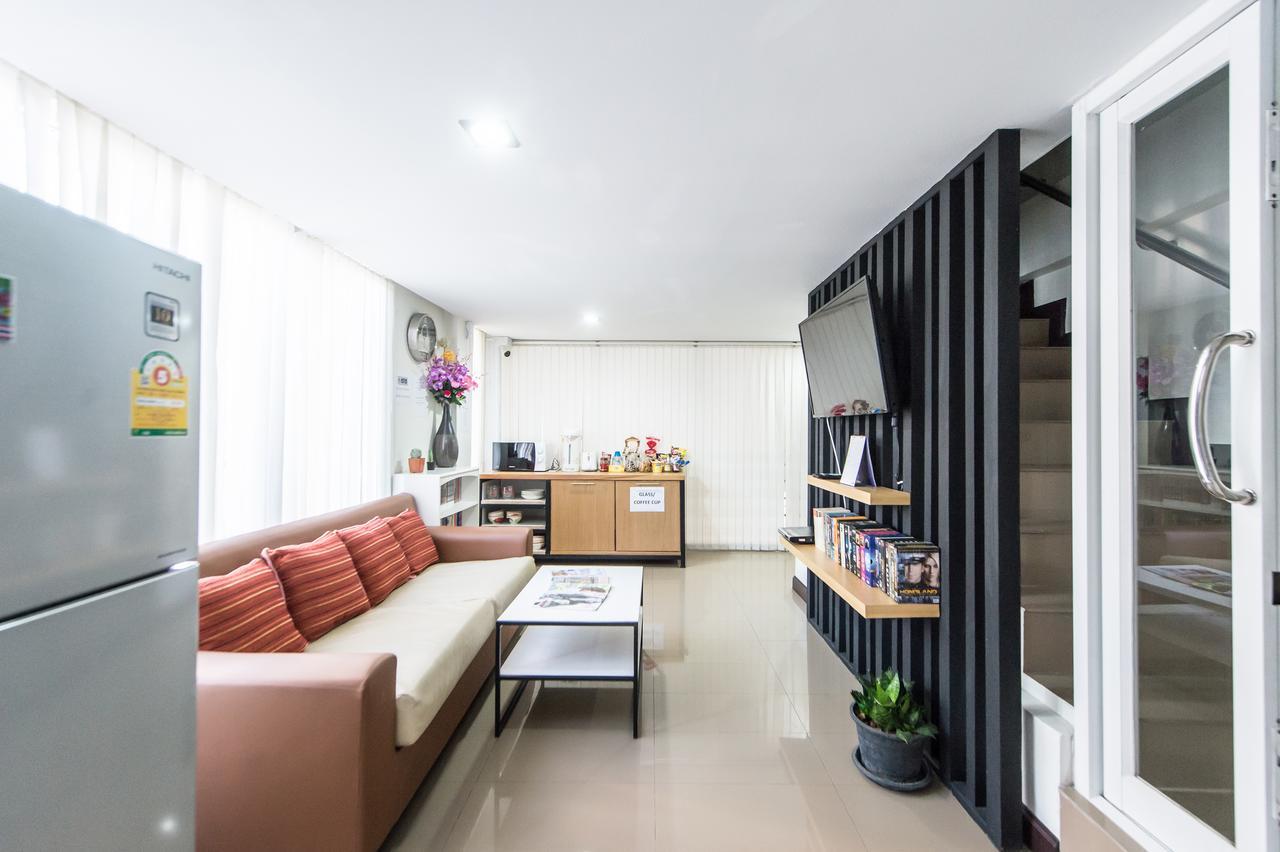 Full Stop. Hostel Chiang Mai Exterior photo